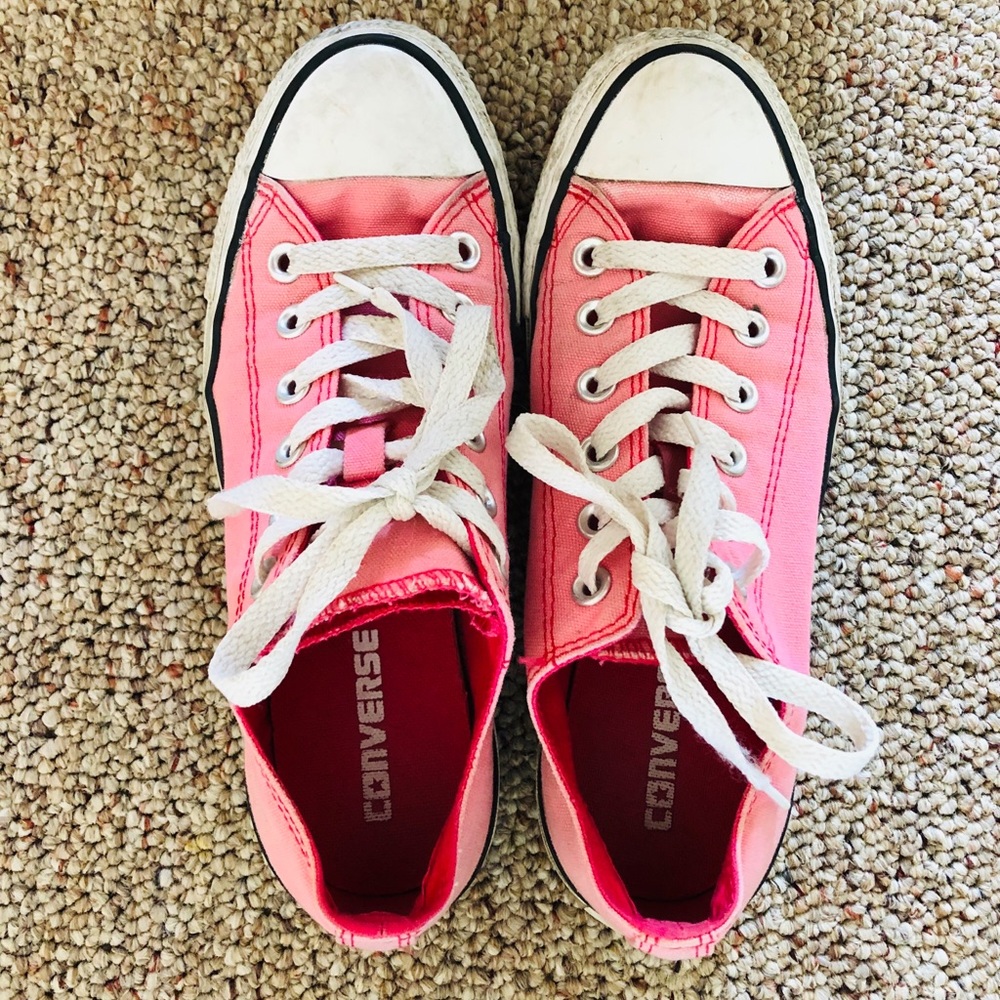 Converse All-Stars sz 5 (women’s size 7.5-8)